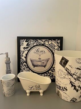 Parisian Bath Décor Set